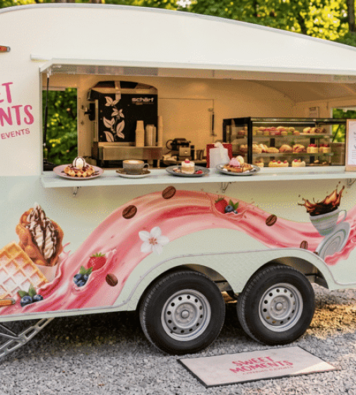sweet-moments-catering-foodtruck-1-768x508